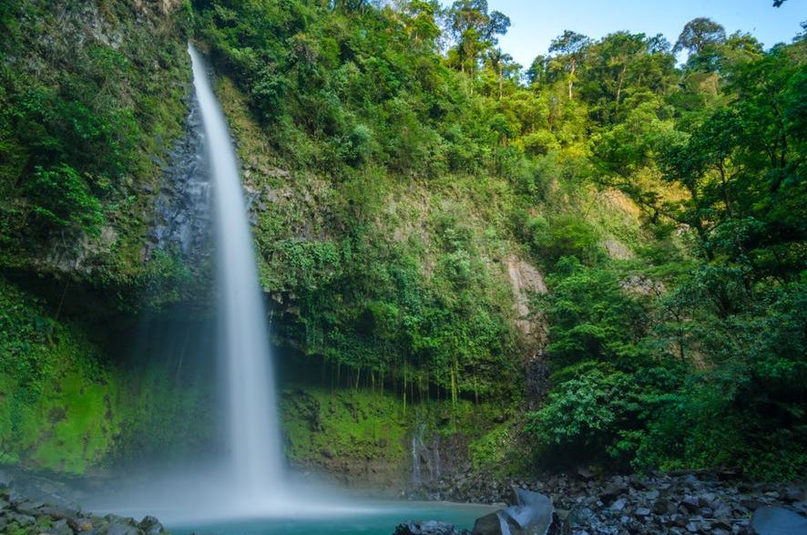 La Fortuna waterfall hikes